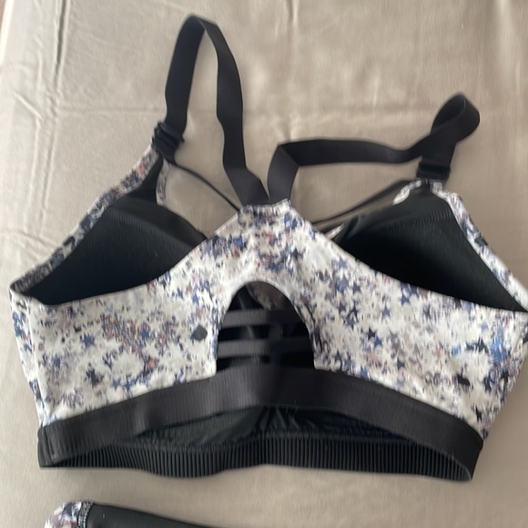 VS MATCHING WORKOUT SET! Like new condition. XS/32D - Picture 5 of 5